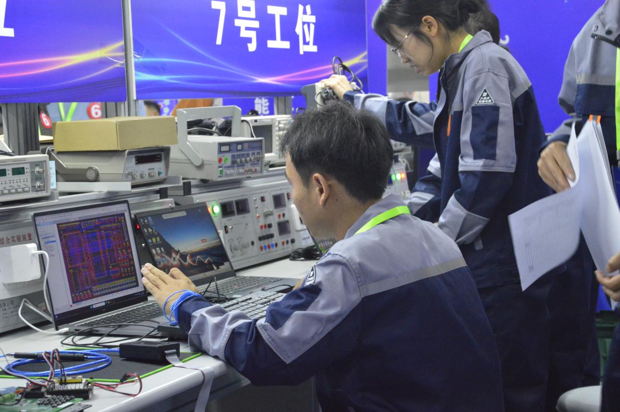 我校成功舉辦2023年云南省職業(yè)院校技能大賽“智能電子產(chǎn)品設(shè)計(jì)與開發(fā)”賽項(xiàng)，引領(lǐng)職業(yè)教育創(chuàng)新與實(shí)踐新篇章